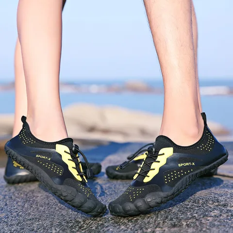 Aquashoes zapatos Acuáticos unisex Aquamoda M3A negro con amarillo